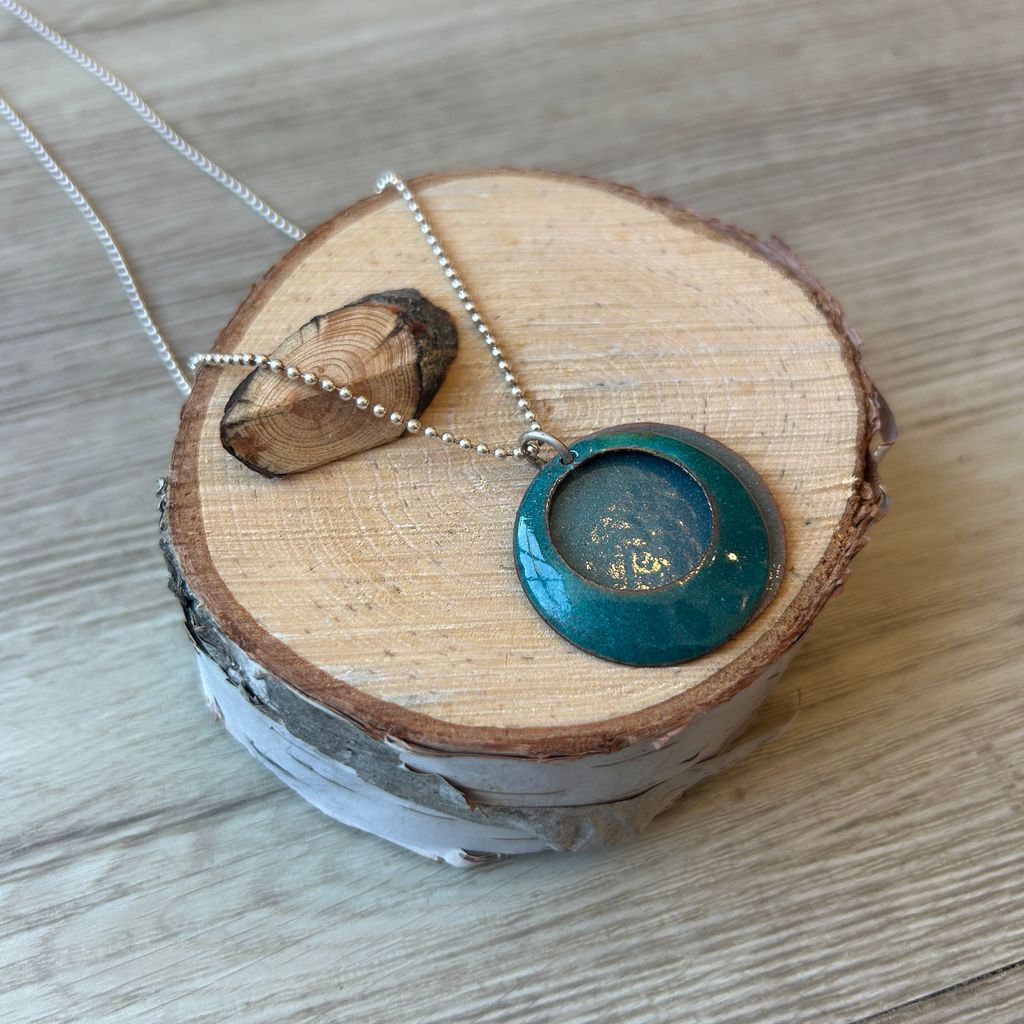 N135 - Enamel