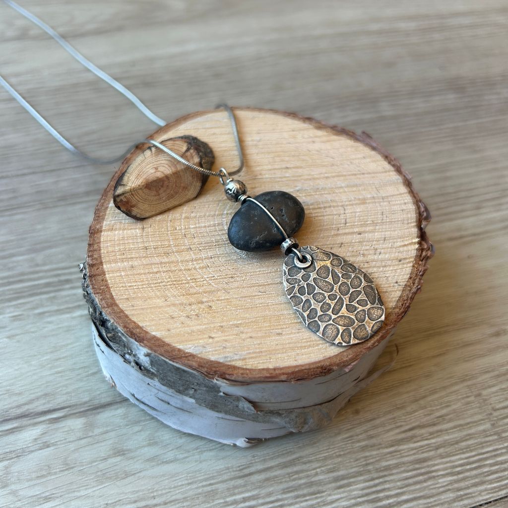 NE799 - Silver and Stone