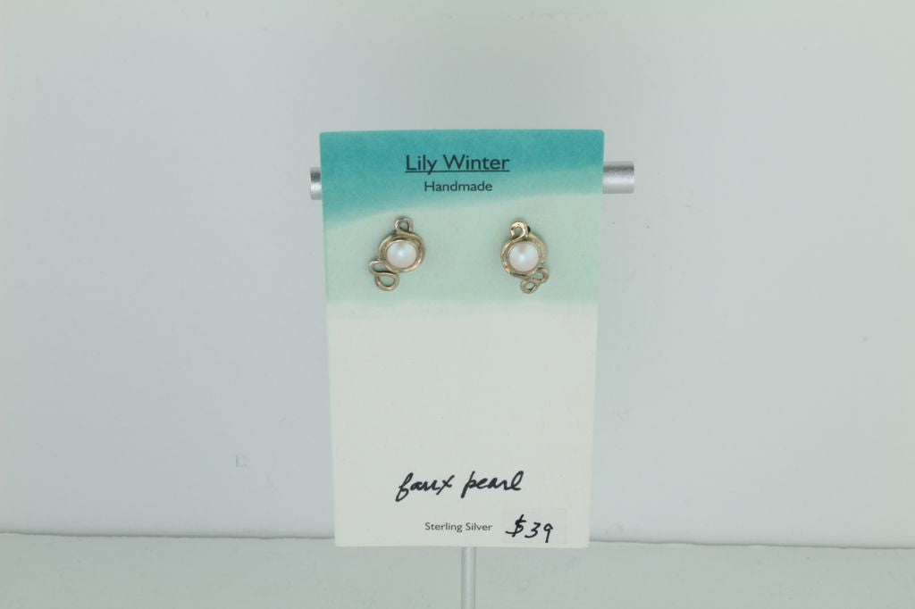 Faux Pearl Earring