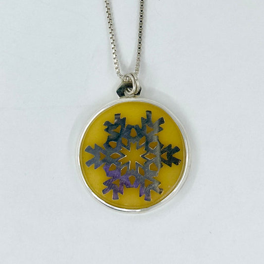 220-007 Snowflake Resin Pendant