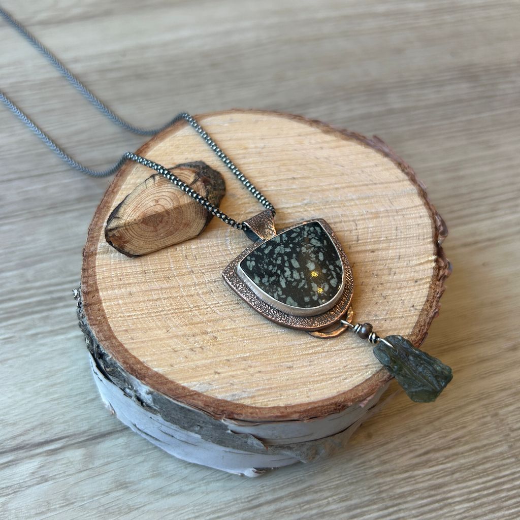 NE626 - Spiderweb Jasper