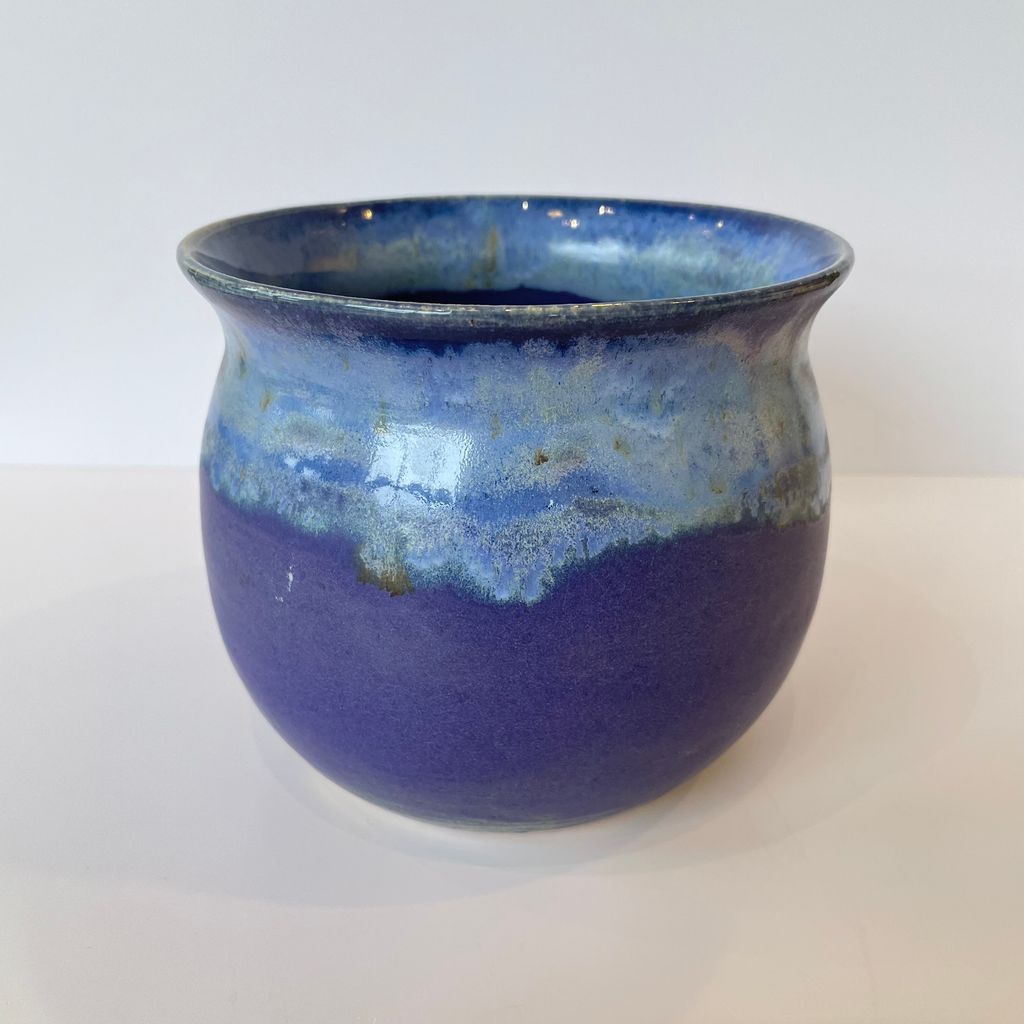 Round Blue Vase HP